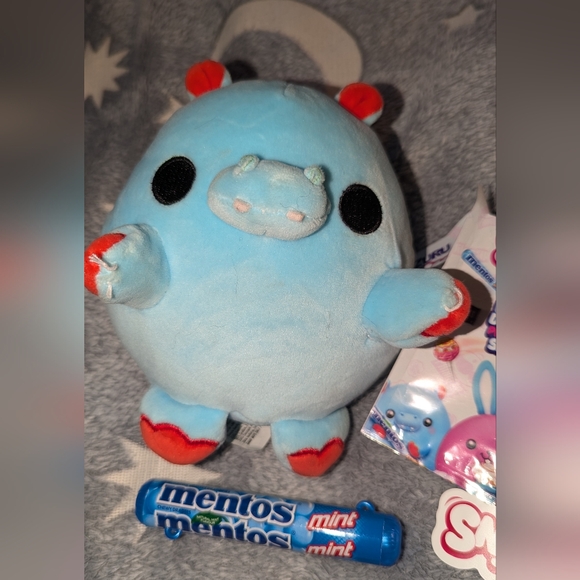 Zuru Snackles Series 1 Hugh Hippo Mentos Plush With Sticker And Tags - Picture 4 of 8